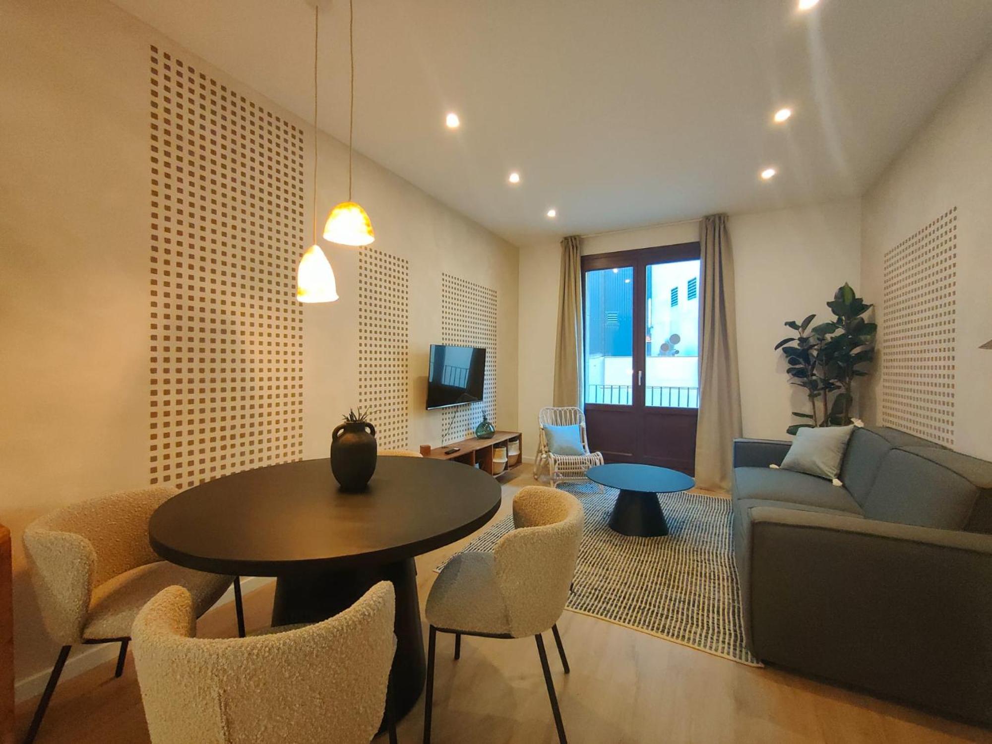 Luxury 4br With Balcony *